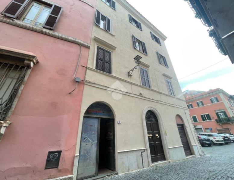 locale di sgombero in affitto a Tivoli