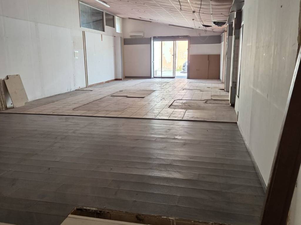 locale commerciale in affitto a Tivoli in zona Terme