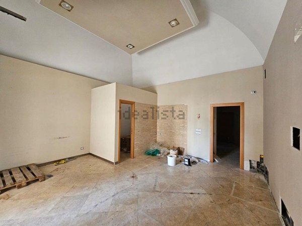 locale commerciale in affitto a Tivoli
