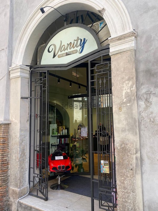 locale commerciale in affitto a Tivoli