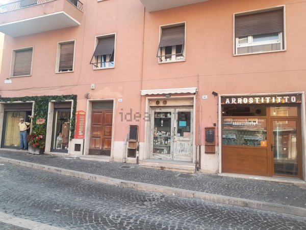locale commerciale in affitto a Tivoli