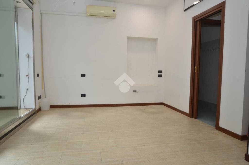 negozio in affitto a Tivoli