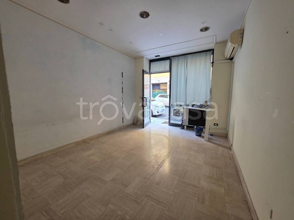 negozio in affitto a Tivoli