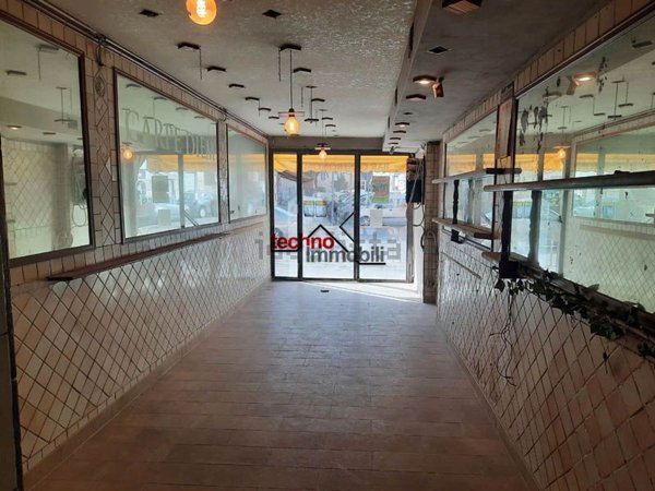 locale commerciale in affitto a Tivoli