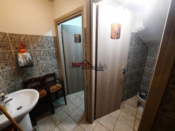 locale commerciale in affitto a Tivoli