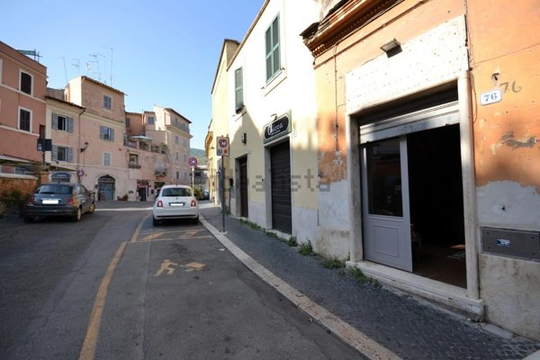 locale commerciale in affitto a Tivoli