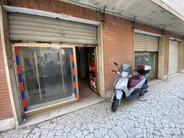 negozio in affitto a Tivoli