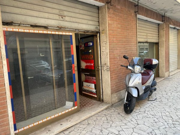 locale commerciale in affitto a Tivoli