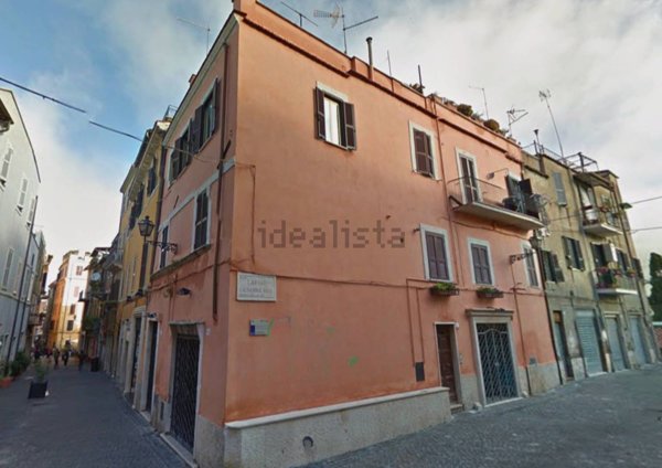 locale commerciale in affitto a Tivoli