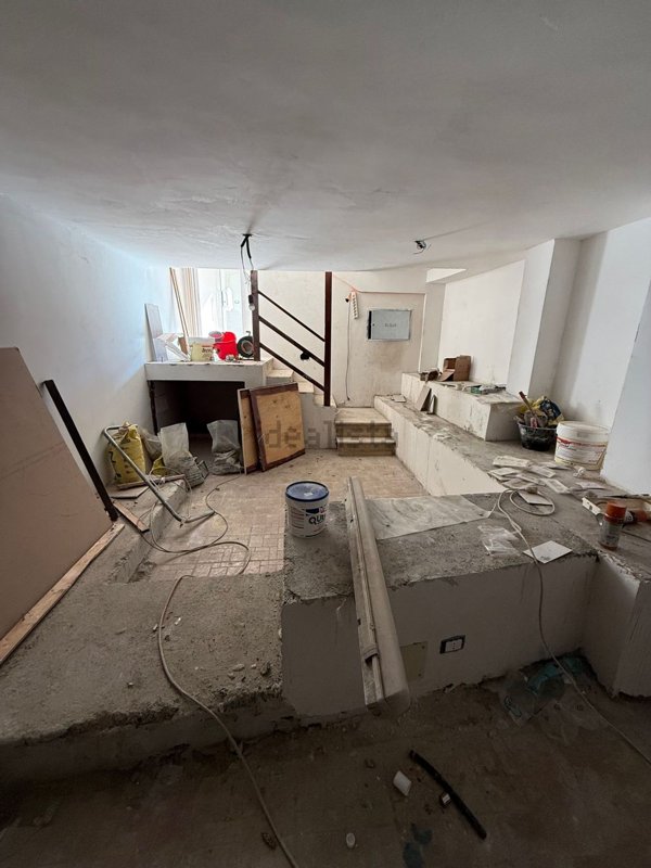 locale commerciale in affitto a Tivoli