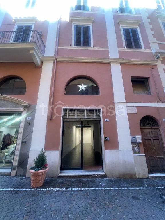 negozio in affitto a Tivoli