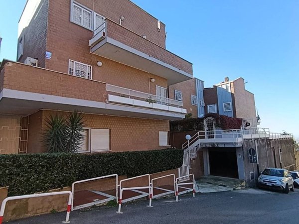 appartamento in affitto a Tivoli in zona Villaggio Adriano