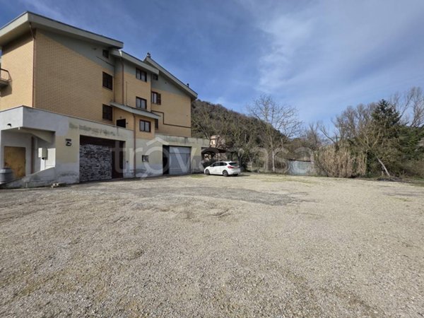 locale commerciale in affitto a Tivoli