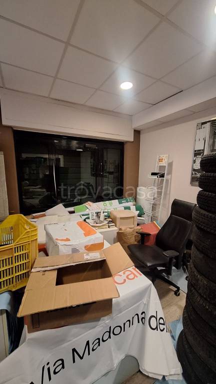 negozio in affitto a Tivoli in zona Villa Adriana