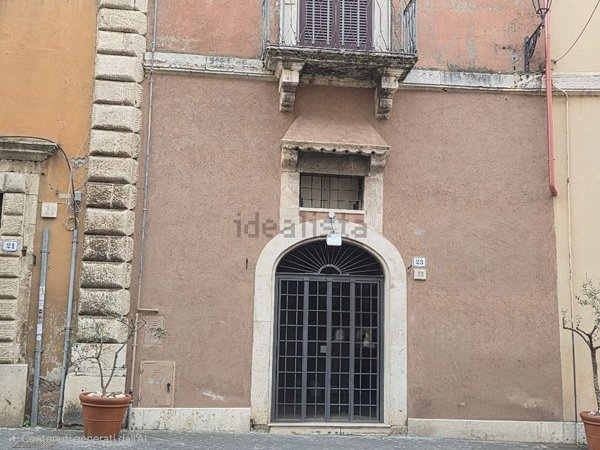 locale commerciale in affitto a Tivoli