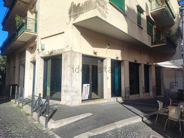 locale commerciale in affitto a Tivoli