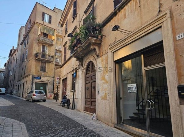 locale commerciale in affitto a Tivoli