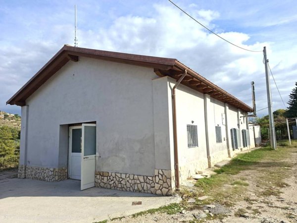 negozio in affitto a Tivoli