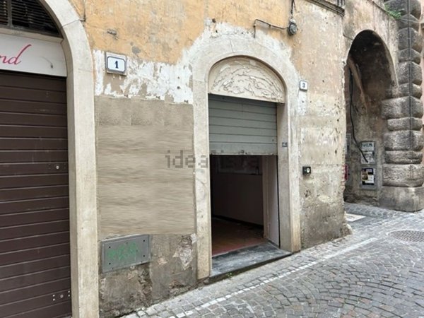 locale commerciale in affitto a Tivoli