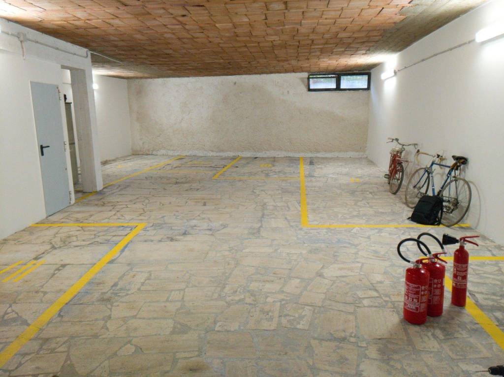 box auto in affitto a Tivoli