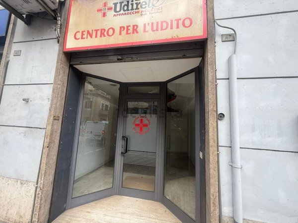 locale commerciale in affitto a Tivoli