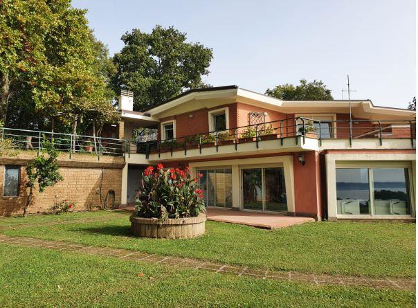 negozio in affitto a Trevignano Romano