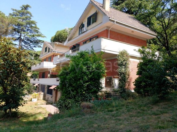 casa indipendente in affitto a Trevignano Romano