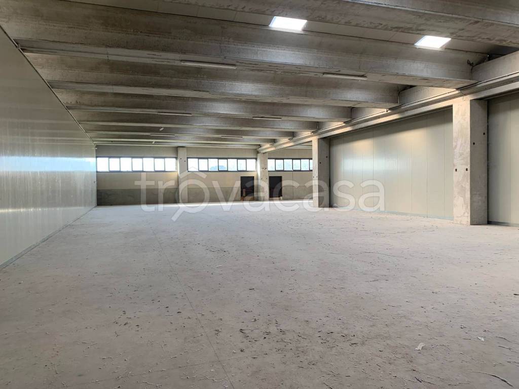 locale commerciale in affitto a Valmontone