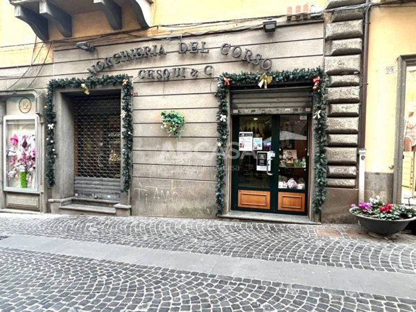 negozio in affitto a Velletri