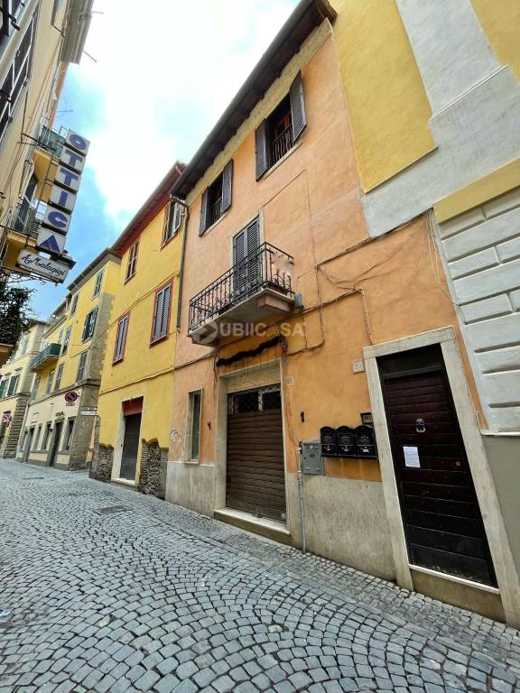 negozio in affitto a Velletri