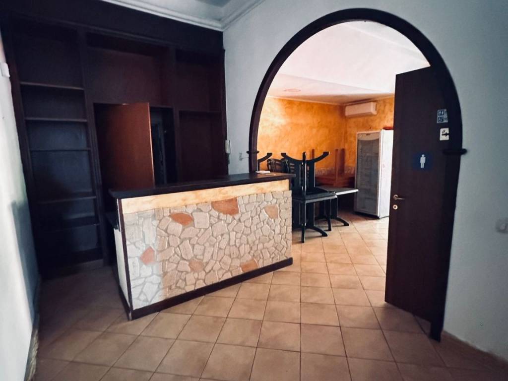 negozio in affitto a Velletri