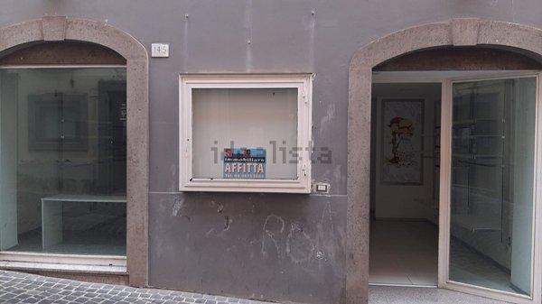 locale commerciale in affitto a Velletri