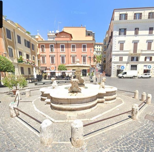 negozio in affitto a Velletri