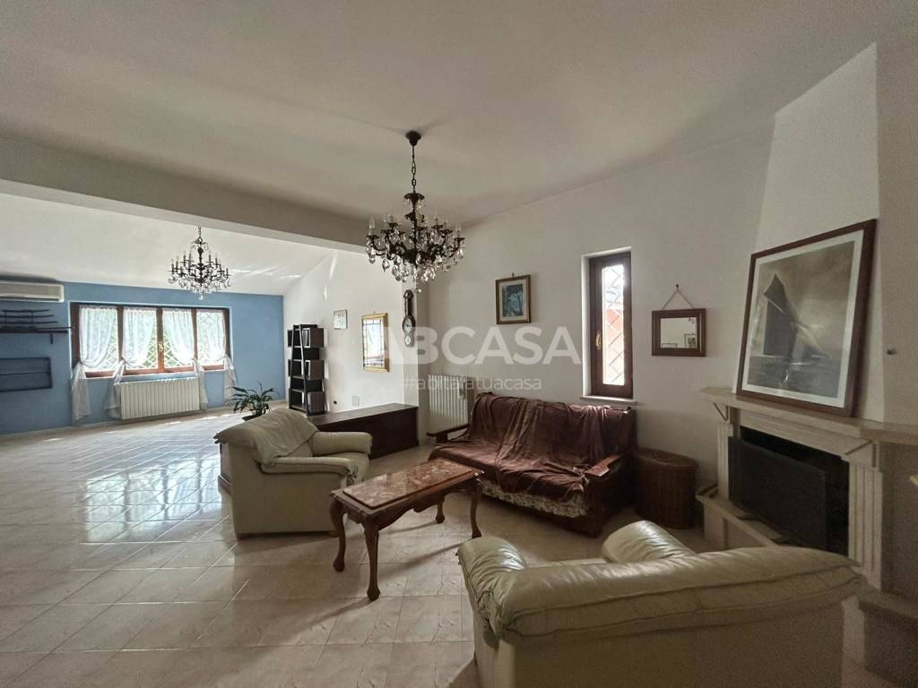 casa indipendente in affitto a Velletri