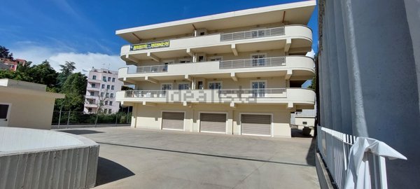 locale commerciale in affitto a Velletri