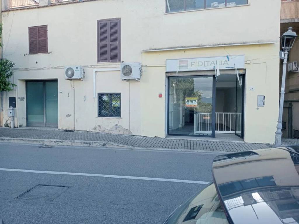 negozio in affitto a Velletri