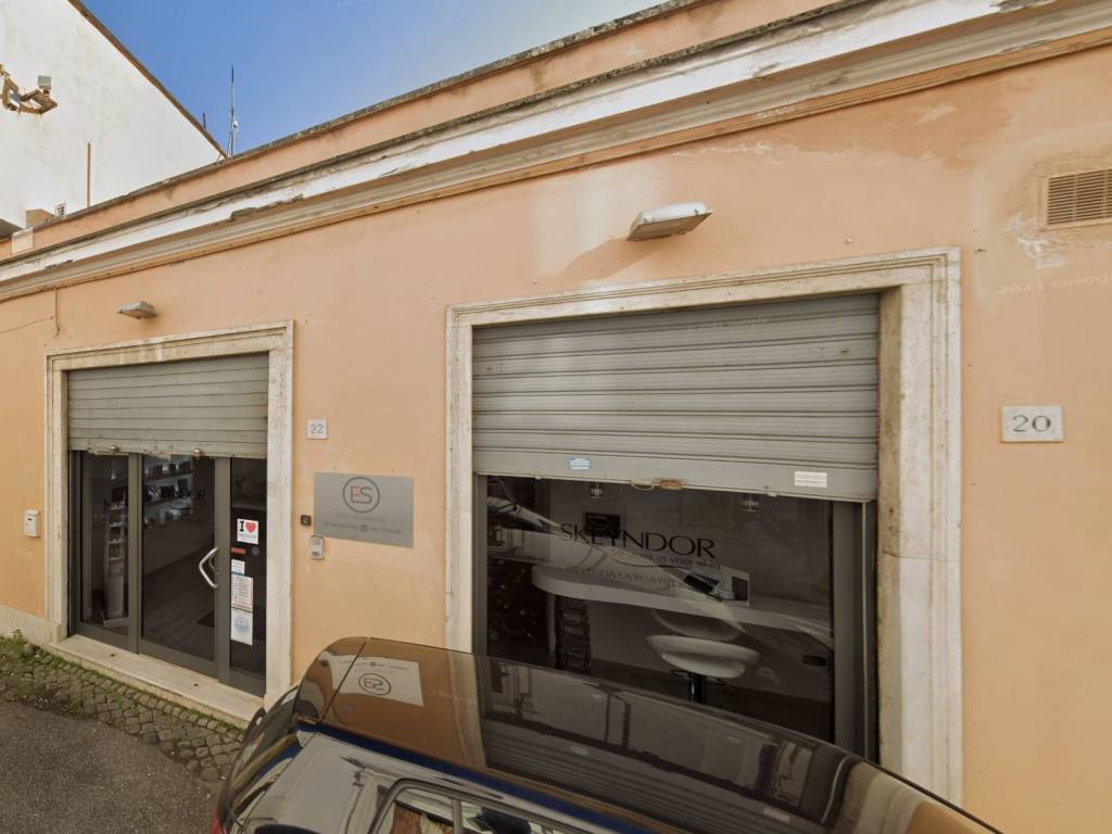 negozio in affitto a Velletri