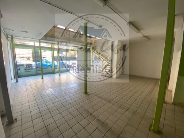 locale commerciale in affitto a Velletri