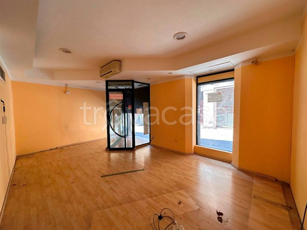 negozio in affitto a Velletri