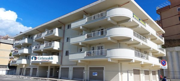locale commerciale in affitto a Velletri