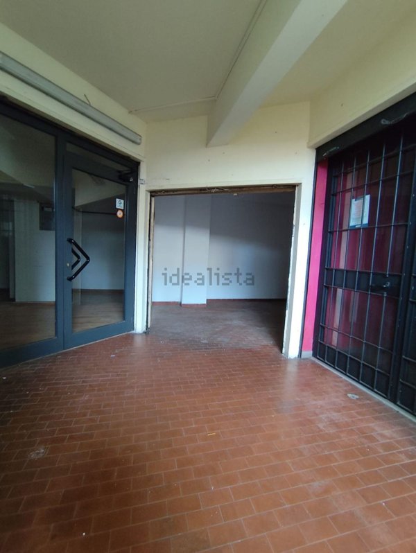 locale commerciale in affitto a Velletri