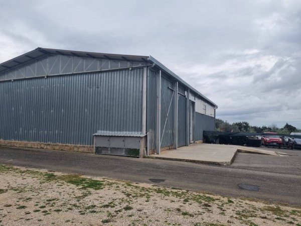 locale commerciale in affitto a Velletri