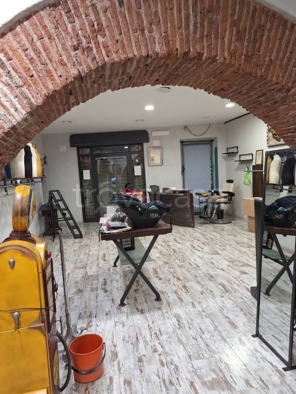 negozio in affitto a Velletri
