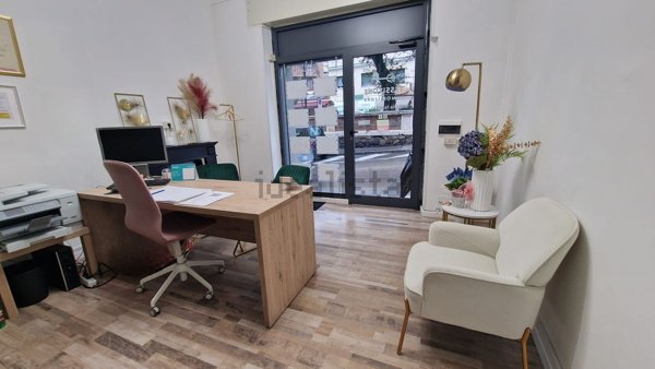 locale commerciale in affitto a Velletri