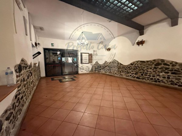 locale commerciale in affitto a Velletri