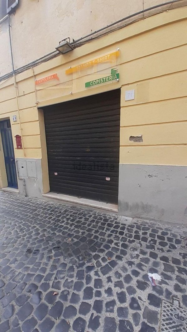 locale commerciale in affitto a Velletri