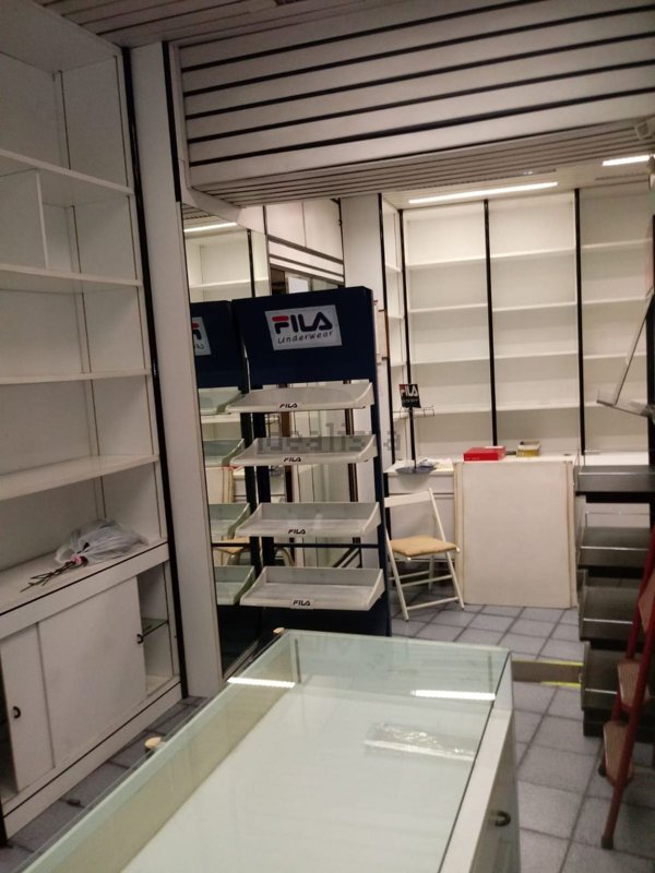 locale commerciale in affitto a Velletri