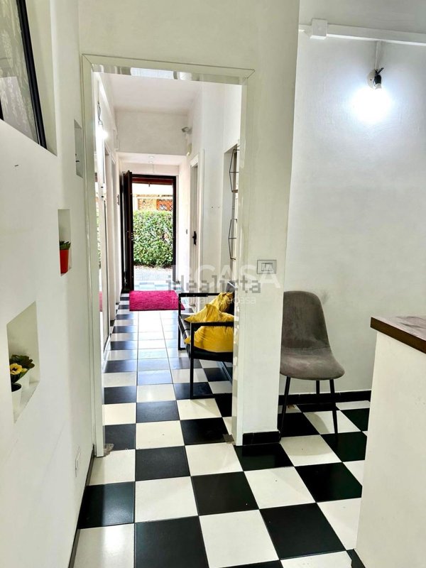 locale commerciale in affitto a Velletri