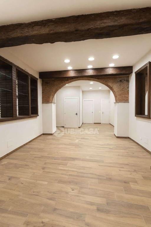 negozio in affitto a Velletri