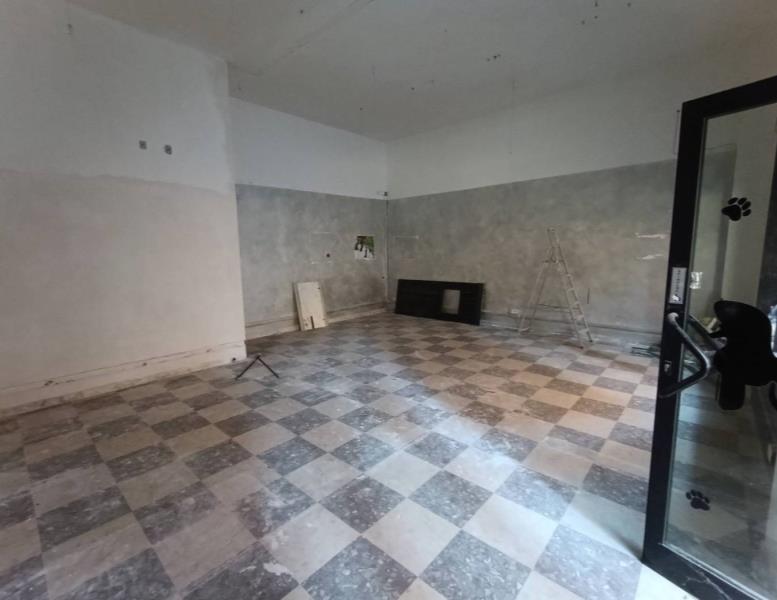 locale commerciale in affitto a Velletri
